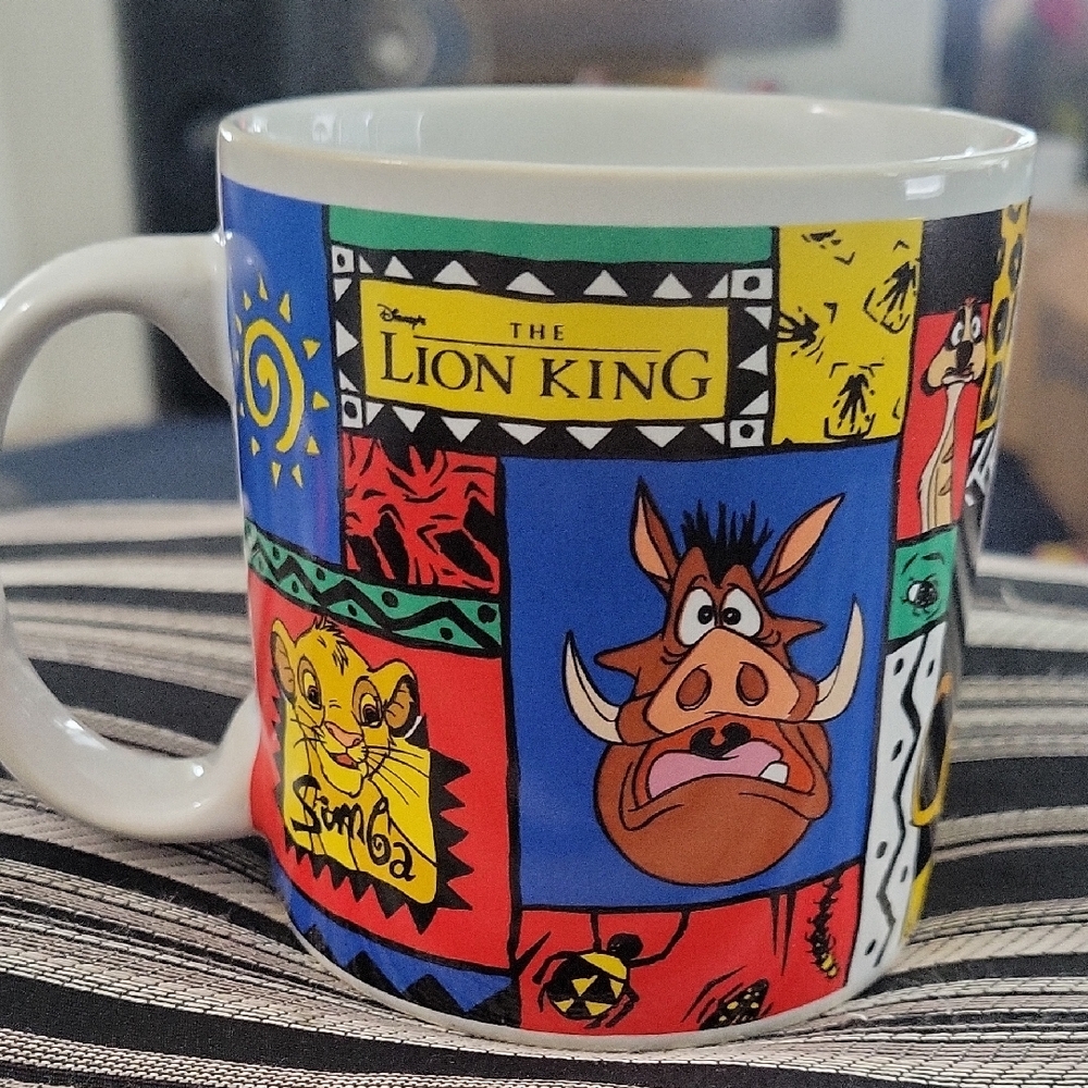 1990's Vintage The Lion King Colorful Mug. Never Used